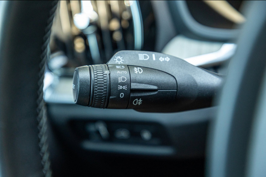 Volvo V60 2.0 T8 Twin Engine AWD I Inscription I Bowers & Wilkens I Panoramadak I Trekhaak I Pilot assist