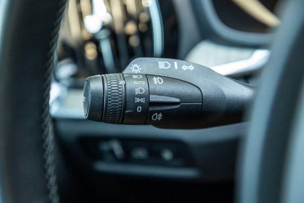 Volvo V60 2.0 T8 Twin Engine AWD I Inscription I Bowers & Wilkens I Panoramadak I Trekhaak I Pilot assist