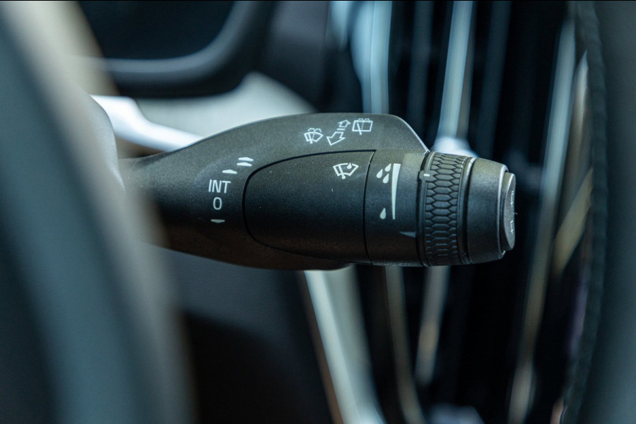 Volvo V60 2.0 T8 Twin Engine AWD I Inscription I Bowers & Wilkens I Panoramadak I Trekhaak I Pilot assist