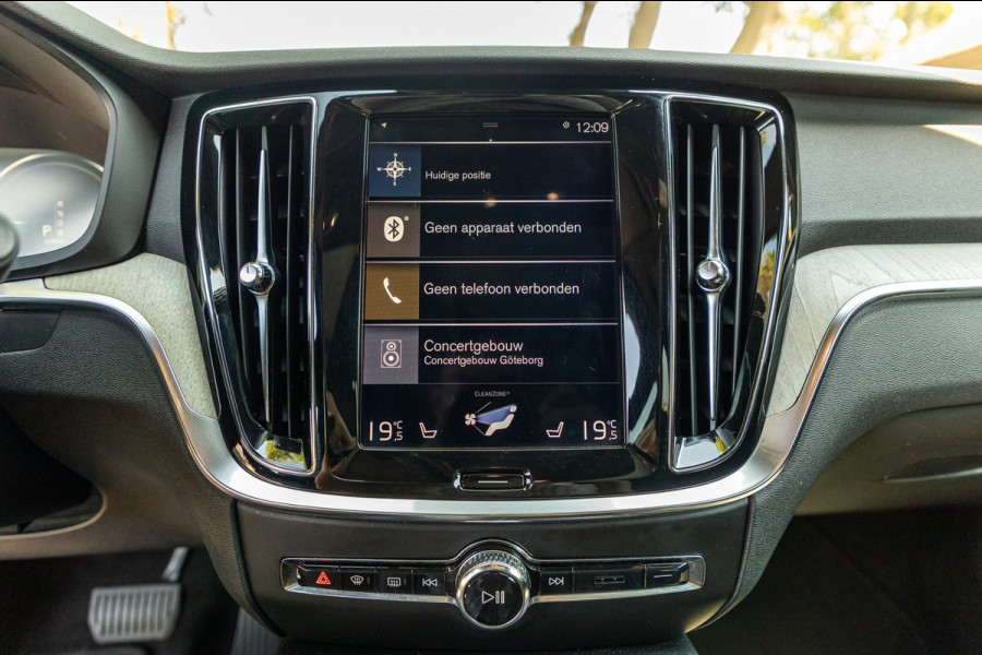 Volvo V60 2.0 T8 Twin Engine AWD I Inscription I Bowers & Wilkens I Panoramadak I Trekhaak I Pilot assist