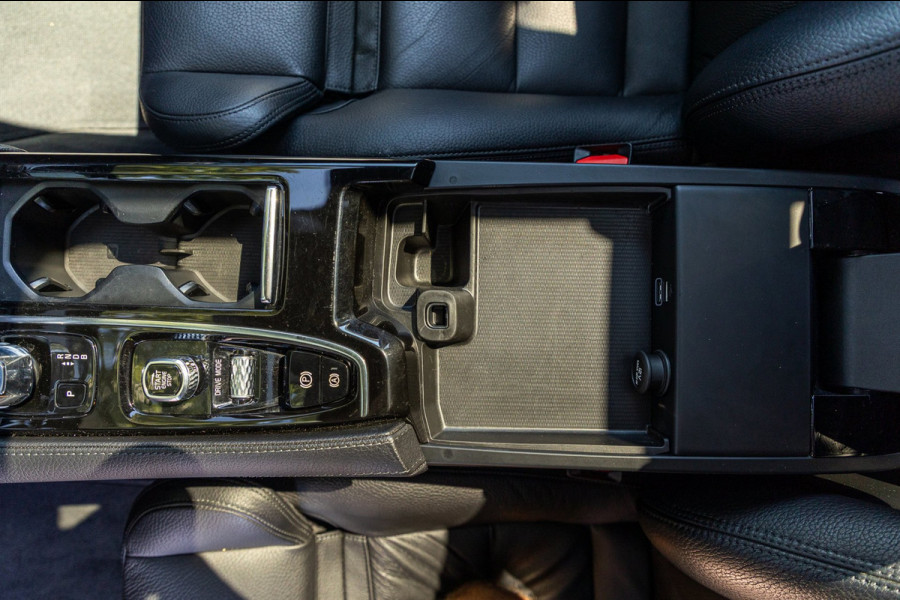 Volvo V60 2.0 T8 Twin Engine AWD I Inscription I Bowers & Wilkens I Panoramadak I Trekhaak I Pilot assist