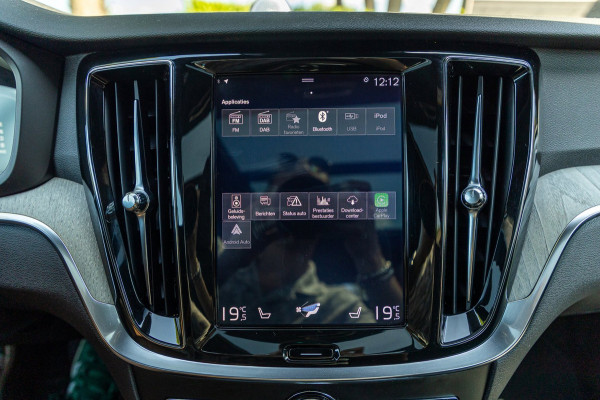 Volvo V60 2.0 T8 Twin Engine AWD I Inscription I Bowers & Wilkens I Panoramadak I Trekhaak I Pilot assist