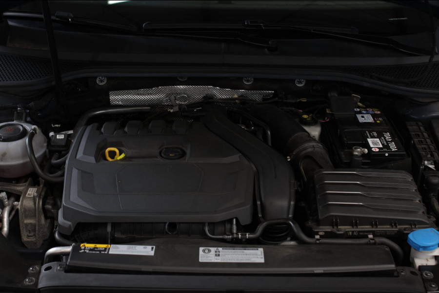 Volkswagen Passat 1.5 TSI R-Line *Pano*Dynaudio*360 Camera*Keyless*Leder*