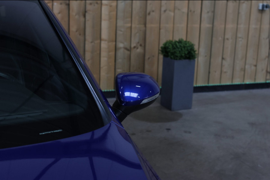 Volkswagen Passat 1.5 TSI R-Line *Pano*Dynaudio*360 Camera*Keyless*Leder*