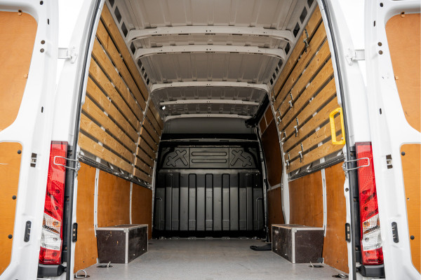 Iveco Daily 35S18 | 3.0L 180PK | Automaat | NW MODEL | 3.5T Trekgewicht | Camera | Carplay | Climate