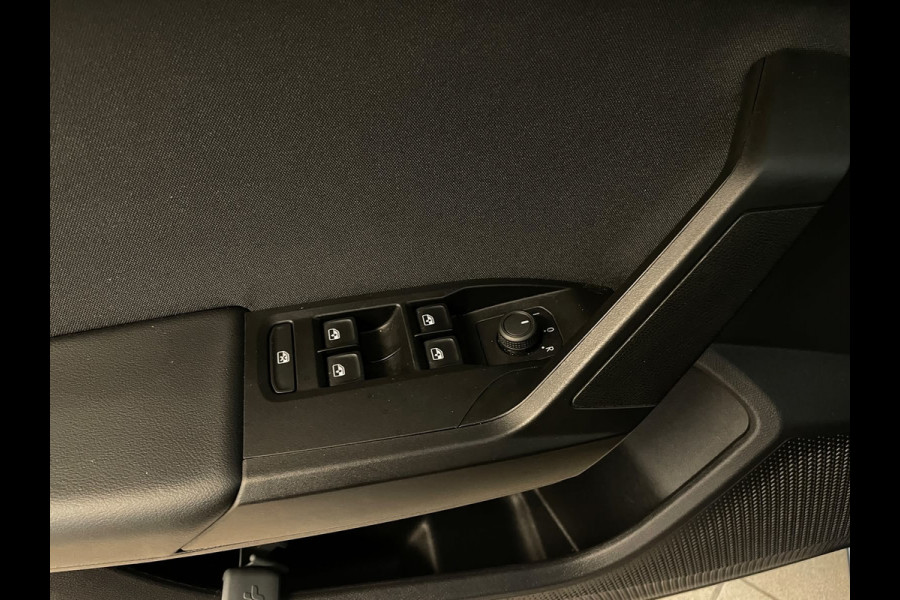 Seat Leon 1.0 TSI Reference AIRCO NAVI CRUISE CENT VERG APPLE CARPLAY VELGEN 5DRS STARTKNOP ZEER NETTE AUTO