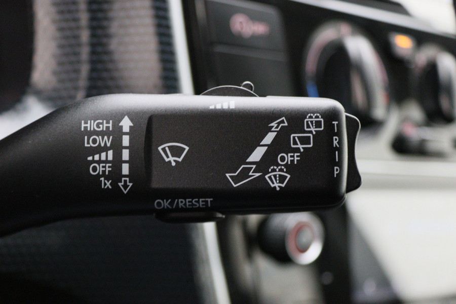 Volkswagen up! 1.0 BMT move up! LED, Airco, Bluetooth, DAB