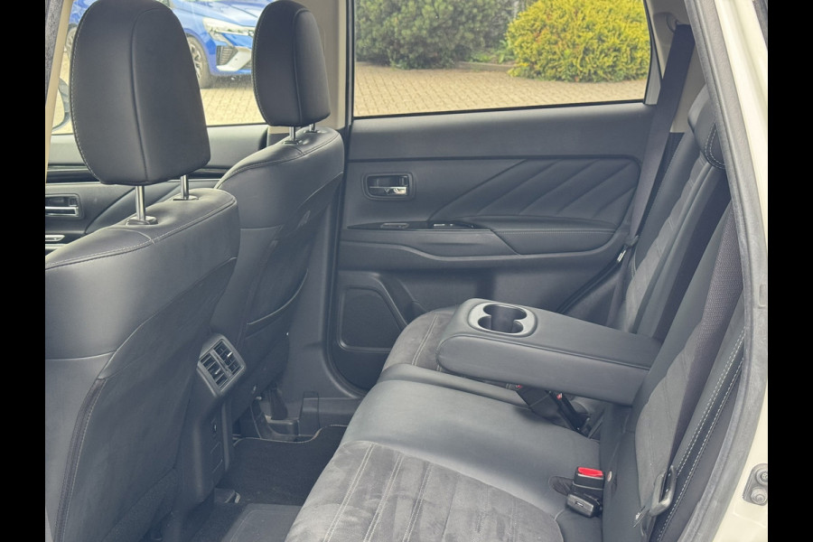 Mitsubishi Outlander 2.4 PHEV Pure | Carplay/Android, Camera, Stoelverw., Climate, Cruise | Parelmoer | Dealeronderhouden |
