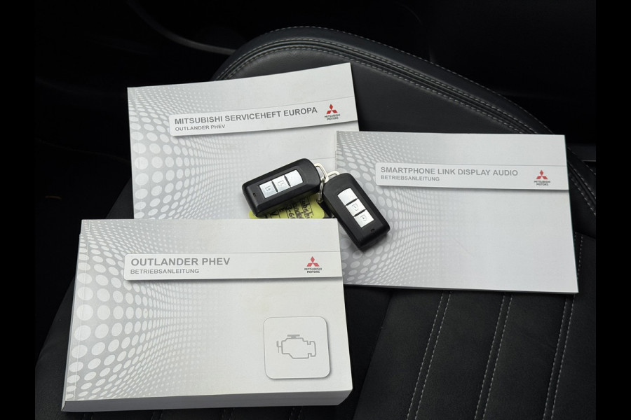 Mitsubishi Outlander 2.4 PHEV Pure | Carplay/Android, Camera, Stoelverw., Climate, Cruise | Parelmoer | Dealeronderhouden |