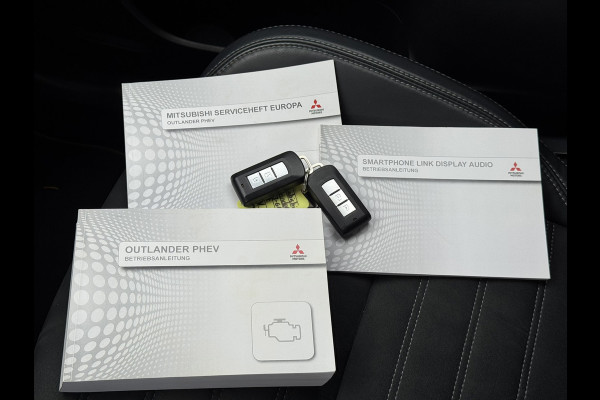 Mitsubishi Outlander 2.4 PHEV Pure | Carplay/Android, Camera, Stoelverw., Climate, Cruise | Parelmoer | Dealeronderhouden |