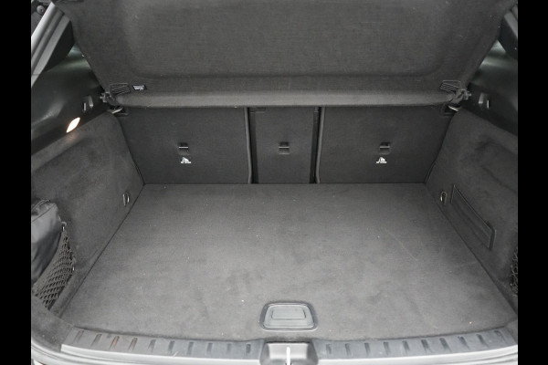 Mercedes-Benz EQA 350 4MATIC Luxury Line 69,7 kWh 292pk Dealer O.H. | Panodak | Adaptive Cruise | Camera | Lederen Sportstoelen Ventilatie & Verwarmd | Sfeerverlichting | Keyless | Blis | Navigatie | DAB | 20"L.M |