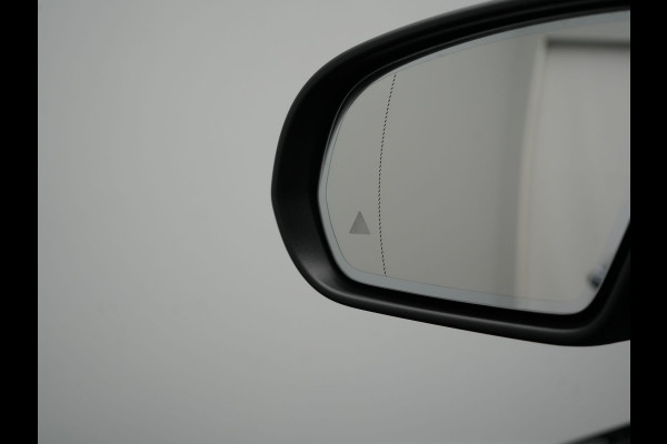 Mercedes-Benz EQA 350 4MATIC Luxury Line 69,7 kWh 292pk Dealer O.H. | Panodak | Adaptive Cruise | Camera | Lederen Sportstoelen Ventilatie & Verwarmd | Sfeerverlichting | Keyless | Blis | Navigatie | DAB | 20"L.M |