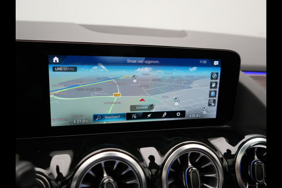 Mercedes-Benz EQA 350 4MATIC Luxury Line 69,7 kWh 292pk Dealer O.H. | Panodak | Adaptive Cruise | Camera | Lederen Sportstoelen Ventilatie & Verwarmd | Sfeerverlichting | Keyless | Blis | Navigatie | DAB | 20"L.M |