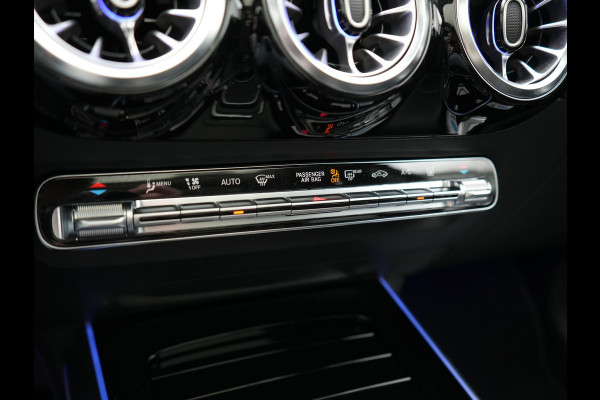 Mercedes-Benz EQA 350 4MATIC Luxury Line 69,7 kWh 292pk Dealer O.H. | Panodak | Adaptive Cruise | Camera | Lederen Sportstoelen Ventilatie & Verwarmd | Sfeerverlichting | Keyless | Blis | Navigatie | DAB | 20"L.M |