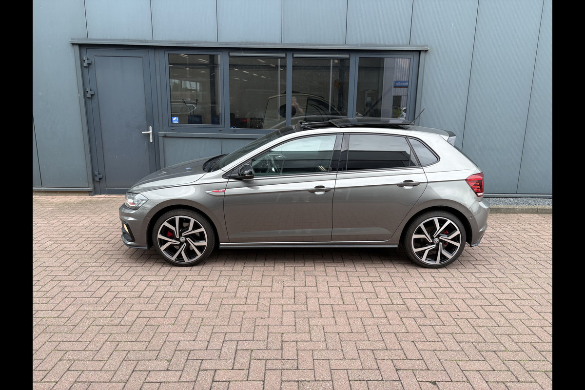 Volkswagen Polo 2.0 TSi 200pk GTi DSG 5-drs. SCHUIFDAK/BEATS/KEYLESS/CAMERA/DODEHOEK/1E EIGENAAR!