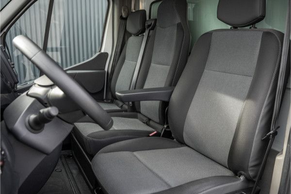 Renault Master 15.389 KM! | Bakwagen met Laadklep | 146PK | LED | Airco
