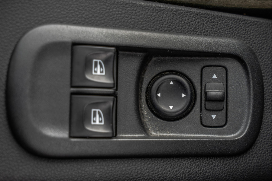 Renault Master 15.389 KM! | Bakwagen met Laadklep | 146PK | LED | Airco
