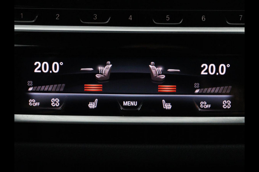 BMW 5 Serie Touring 530e xDrive M Sport | SOH 89,9% | Panoramadak | Head-Up | Full LED | Trekhaak | Carplay | Bluetooth | Navigatie | Sfeerverlichting | Stoelverwarming | Achteruitrij camera | Adaptive cruise control | Climate control