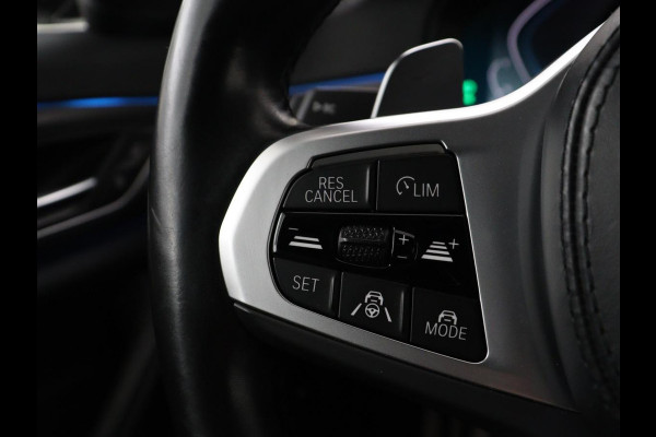BMW 5 Serie Touring 530e xDrive M Sport | SOH 89,9% | Panoramadak | Head-Up | Full LED | Trekhaak | Carplay | Bluetooth | Navigatie | Sfeerverlichting | Stoelverwarming | Achteruitrij camera | Adaptive cruise control | Climate control