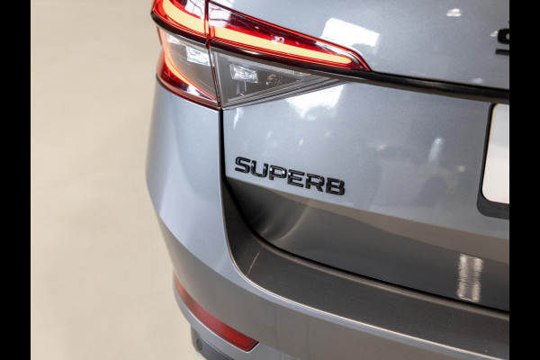 Škoda Superb Combi 1.4 TSI iV Sportline Business / 218pk / Trekhaak / Stoel en stuur verwarming /