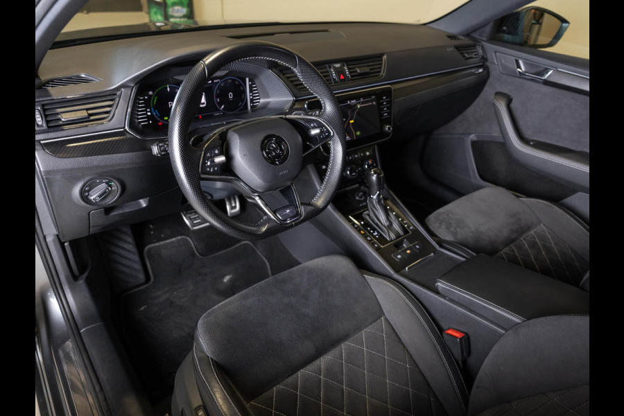 Škoda Superb Combi 1.4 TSI iV Sportline Business / 218pk / Trekhaak / Stoel en stuur verwarming /