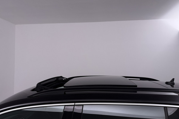 Volkswagen Tiguan 1.4 TSI eHybrid R-Line Business+ (PANORAMADAK, CAMERA, CARPLAY, ADAPTIVE CRUISE, DEALER ONDERHOUDEN)