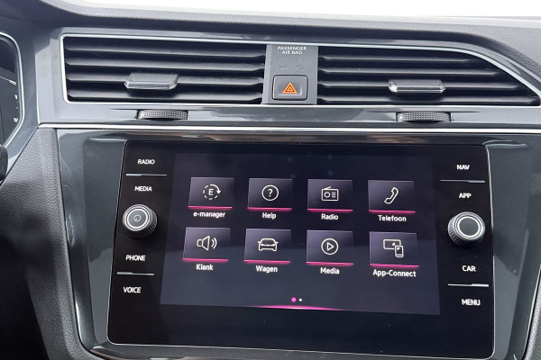 Volkswagen Tiguan 1.4 TSI eHybrid R-Line Business+ (PANORAMADAK, CAMERA, CARPLAY, ADAPTIVE CRUISE, DEALER ONDERHOUDEN)