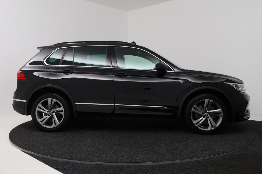 Volkswagen Tiguan 1.4 TSI eHybrid R-Line Business+ (PANORAMADAK, CAMERA, CARPLAY, ADAPTIVE CRUISE, DEALER ONDERHOUDEN)