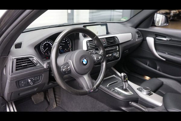BMW 1-serie 118i M Sport Shadow Line AUTOMAAT|CRUISE|FULL LED|LEDER|NAVIGATIE|PANORAMA|STOELVERWARMING|TREKHAAK