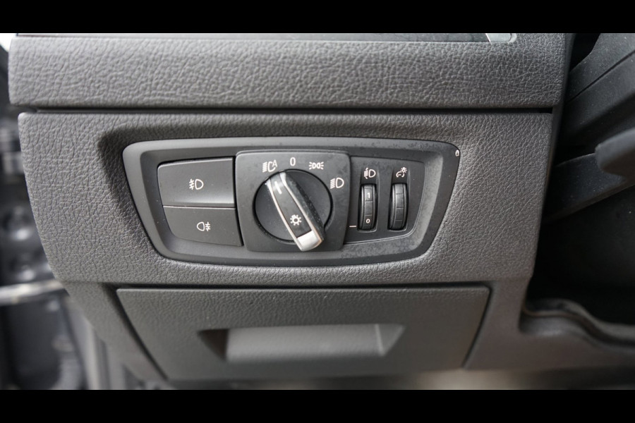 BMW 1-serie 118i M Sport Shadow Line AUTOMAAT|CRUISE|FULL LED|LEDER|NAVIGATIE|PANORAMA|STOELVERWARMING|TREKHAAK