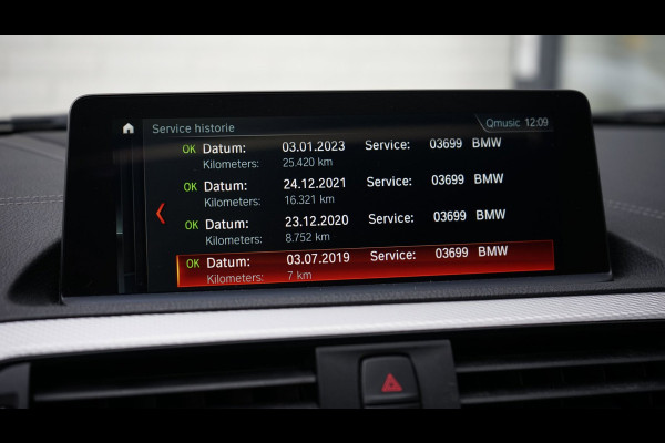 BMW 1-serie 118i M Sport Shadow Line AUTOMAAT|CRUISE|FULL LED|LEDER|NAVIGATIE|PANORAMA|STOELVERWARMING|TREKHAAK