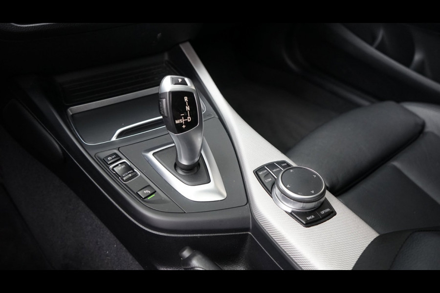 BMW 1-serie 118i M Sport Shadow Line AUTOMAAT|CRUISE|FULL LED|LEDER|NAVIGATIE|PANORAMA|STOELVERWARMING|TREKHAAK