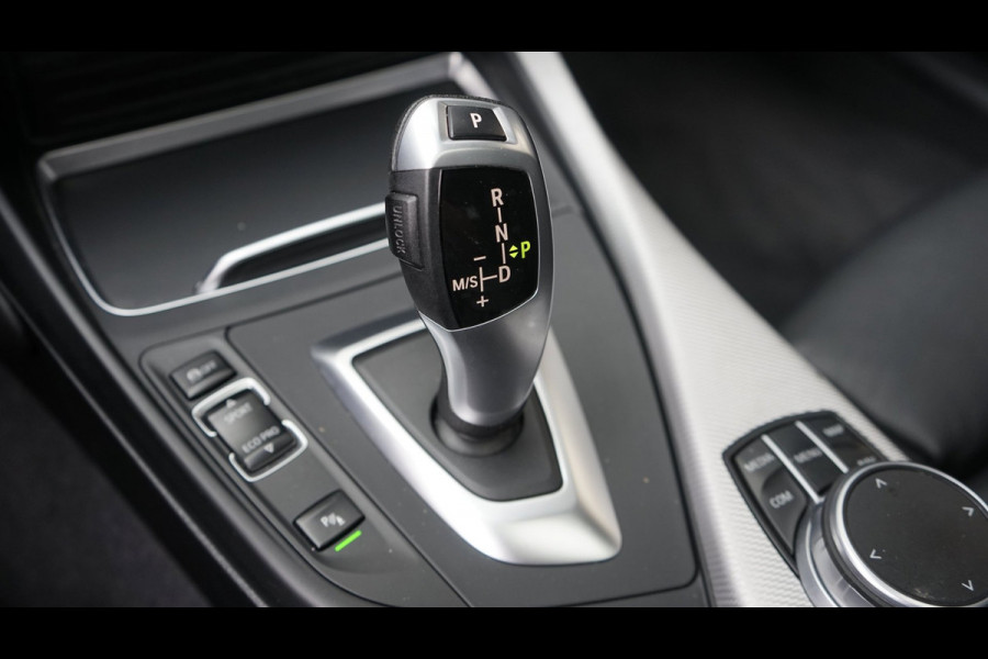 BMW 1-serie 118i M Sport Shadow Line AUTOMAAT|CRUISE|FULL LED|LEDER|NAVIGATIE|PANORAMA|STOELVERWARMING|TREKHAAK