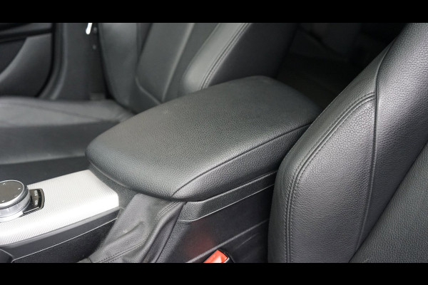BMW 1-serie 118i M Sport Shadow Line AUTOMAAT|CRUISE|FULL LED|LEDER|NAVIGATIE|PANORAMA|STOELVERWARMING|TREKHAAK