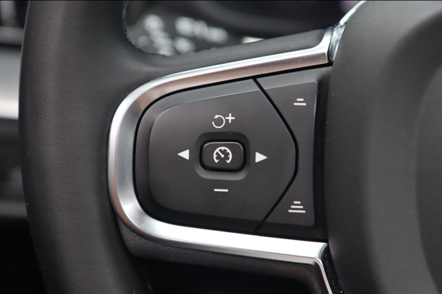 Volvo XC60 2.0 T6 Plug-in hybrid AWD Inscription / PANO / HUD / H&K / ACC / 360 / KEYLESS