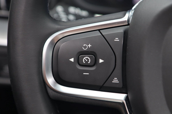 Volvo XC60 2.0 T6 Plug-in hybrid AWD Inscription / PANO / HUD / H&K / ACC / 360 / KEYLESS