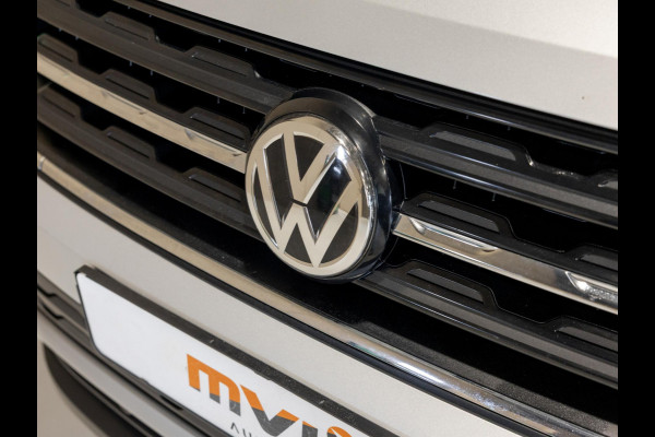 Volkswagen T-Cross 1.0 TSI Style / 116pk / Achteruitrij camera / Stoelverwarming / Virtual cockpit / Dodehoek detectie /