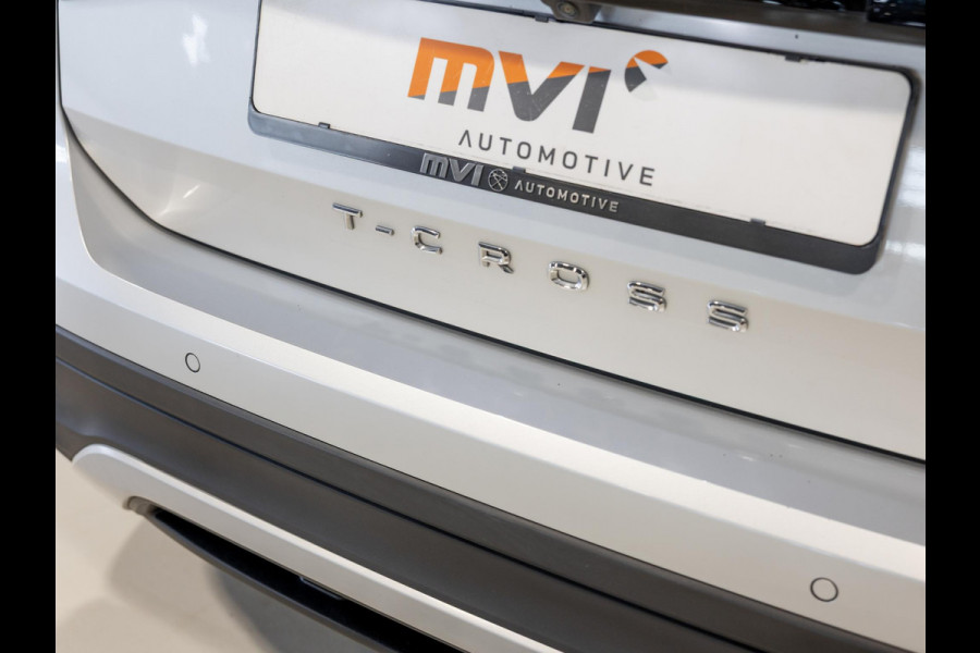 Volkswagen T-Cross 1.0 TSI Style / 116pk / Achteruitrij camera / Stoelverwarming / Virtual cockpit / Dodehoek detectie /