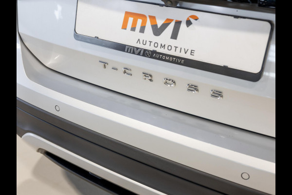 Volkswagen T-Cross 1.0 TSI Style / 116pk / Achteruitrij camera / Stoelverwarming / Virtual cockpit / Dodehoek detectie /