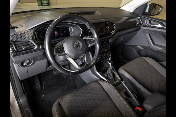 Volkswagen T-Cross 1.0 TSI Style / 116pk / Achteruitrij camera / Stoelverwarming / Virtual cockpit / Dodehoek detectie /