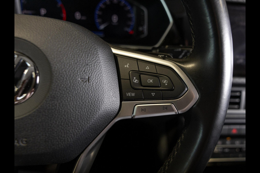 Volkswagen T-Cross 1.0 TSI Style / 116pk / Achteruitrij camera / Stoelverwarming / Virtual cockpit / Dodehoek detectie /