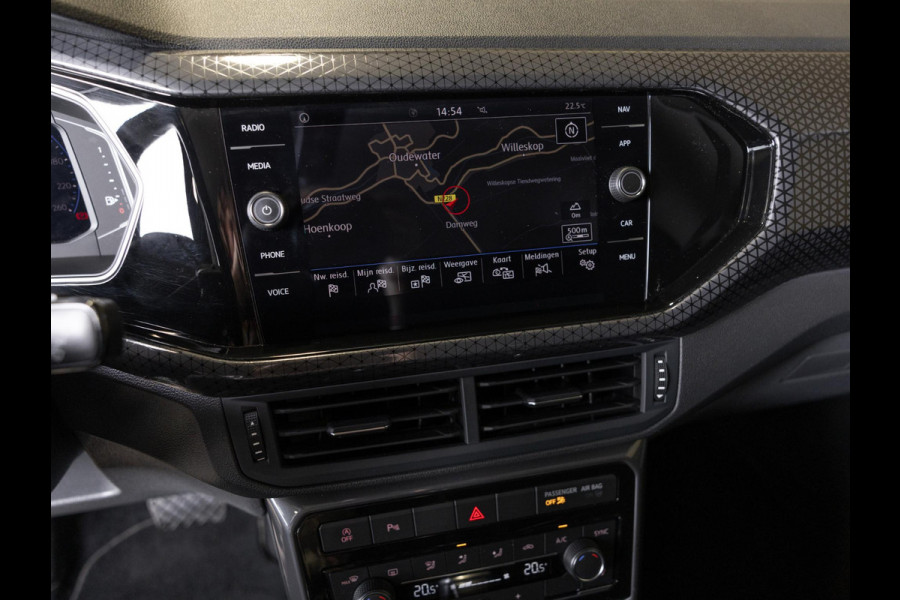 Volkswagen T-Cross 1.0 TSI Style / 116pk / Achteruitrij camera / Stoelverwarming / Virtual cockpit / Dodehoek detectie /