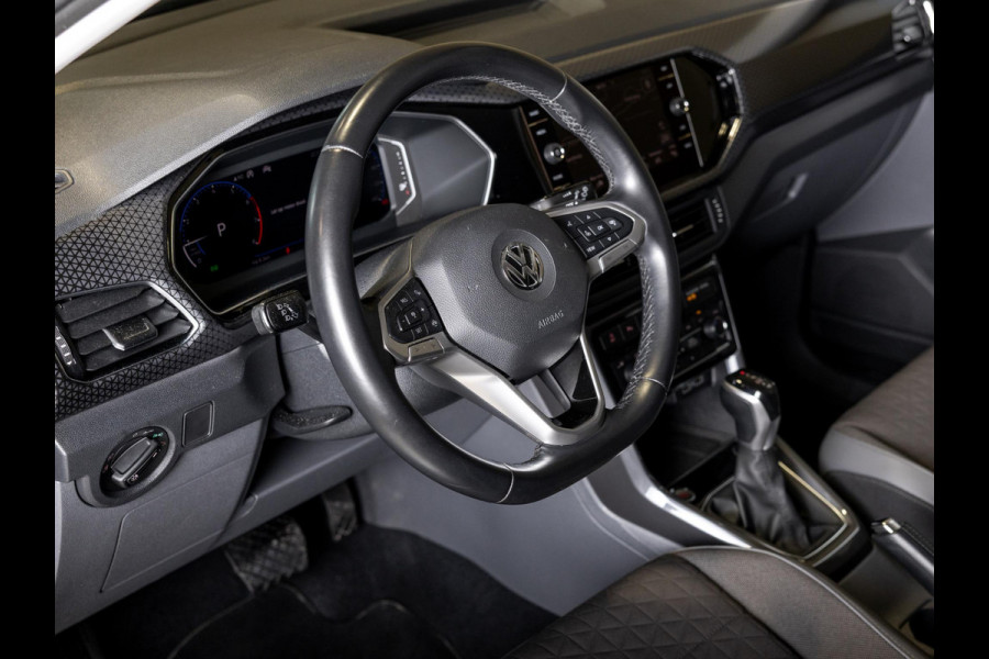 Volkswagen T-Cross 1.0 TSI Style / 116pk / Achteruitrij camera / Stoelverwarming / Virtual cockpit / Dodehoek detectie /