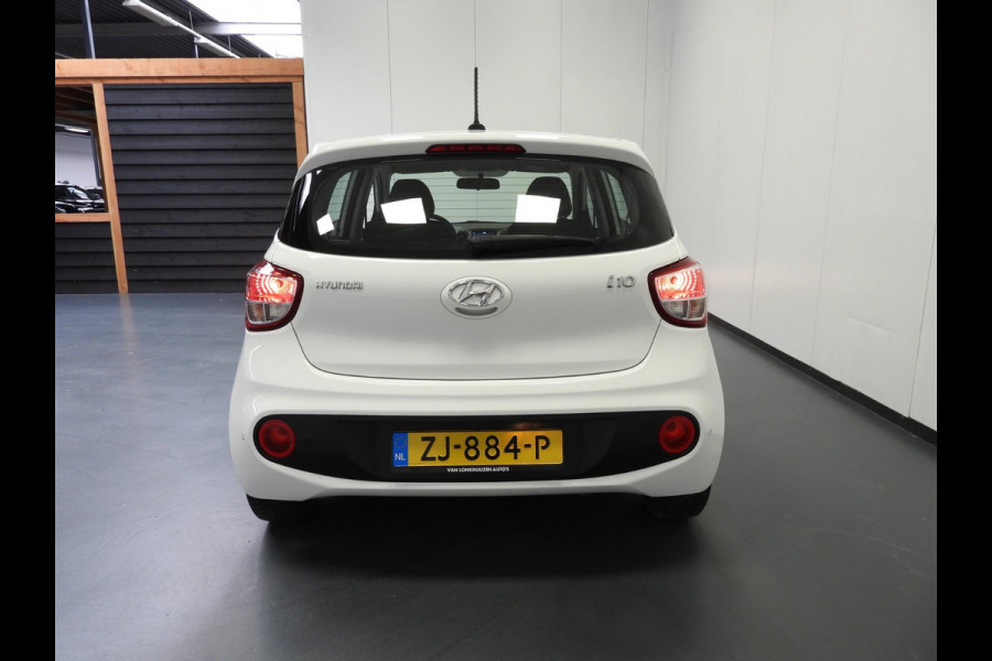 Hyundai i10 1.0i Comfort Smart Pack NAVI/AIRCO/CRUISE/PDC!