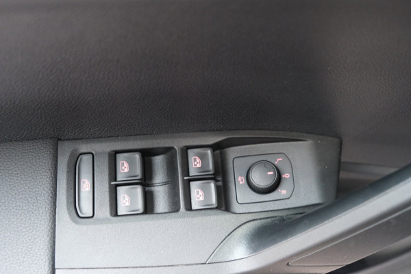 Seat Arona 1.0 TSI Style Business Intense - N.A.P. Airco, Cruise, Navi, PDC, Carplay, Trekhaak.