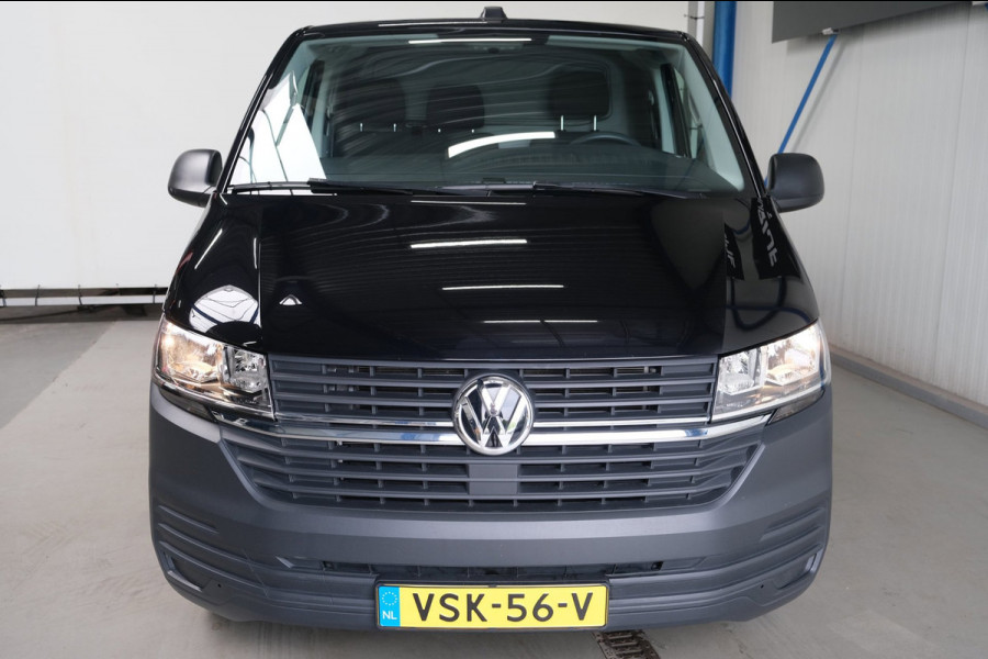 Volkswagen Transporter 2.0 TDI 150PK L2H1 28 Comfortline Automaat - Airco, Cruise, Navi, PDC, Camera, Carplay, Trekhaak.