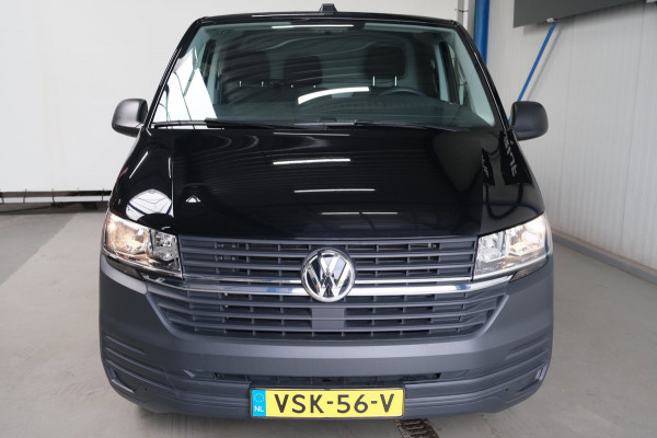Volkswagen Transporter 2.0 TDI 150PK L2H1 28 Comfortline Automaat - Airco, Cruise, Navi, PDC, Camera, Carplay, Trekhaak.