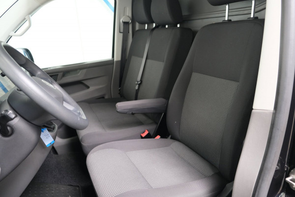 Volkswagen Transporter 2.0 TDI 150PK L2H1 28 Comfortline Automaat - Airco, Cruise, Navi, PDC, Camera, Carplay, Trekhaak.