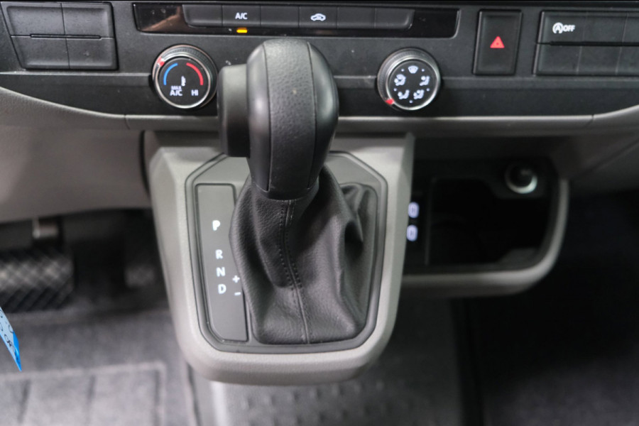 Volkswagen Transporter 2.0 TDI 150PK L2H1 28 Comfortline Automaat - Airco, Cruise, Navi, PDC, Camera, Carplay, Trekhaak.