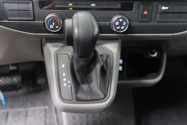 Volkswagen Transporter 2.0 TDI 150PK L2H1 28 Comfortline Automaat - Airco, Cruise, Navi, PDC, Camera, Carplay, Trekhaak.